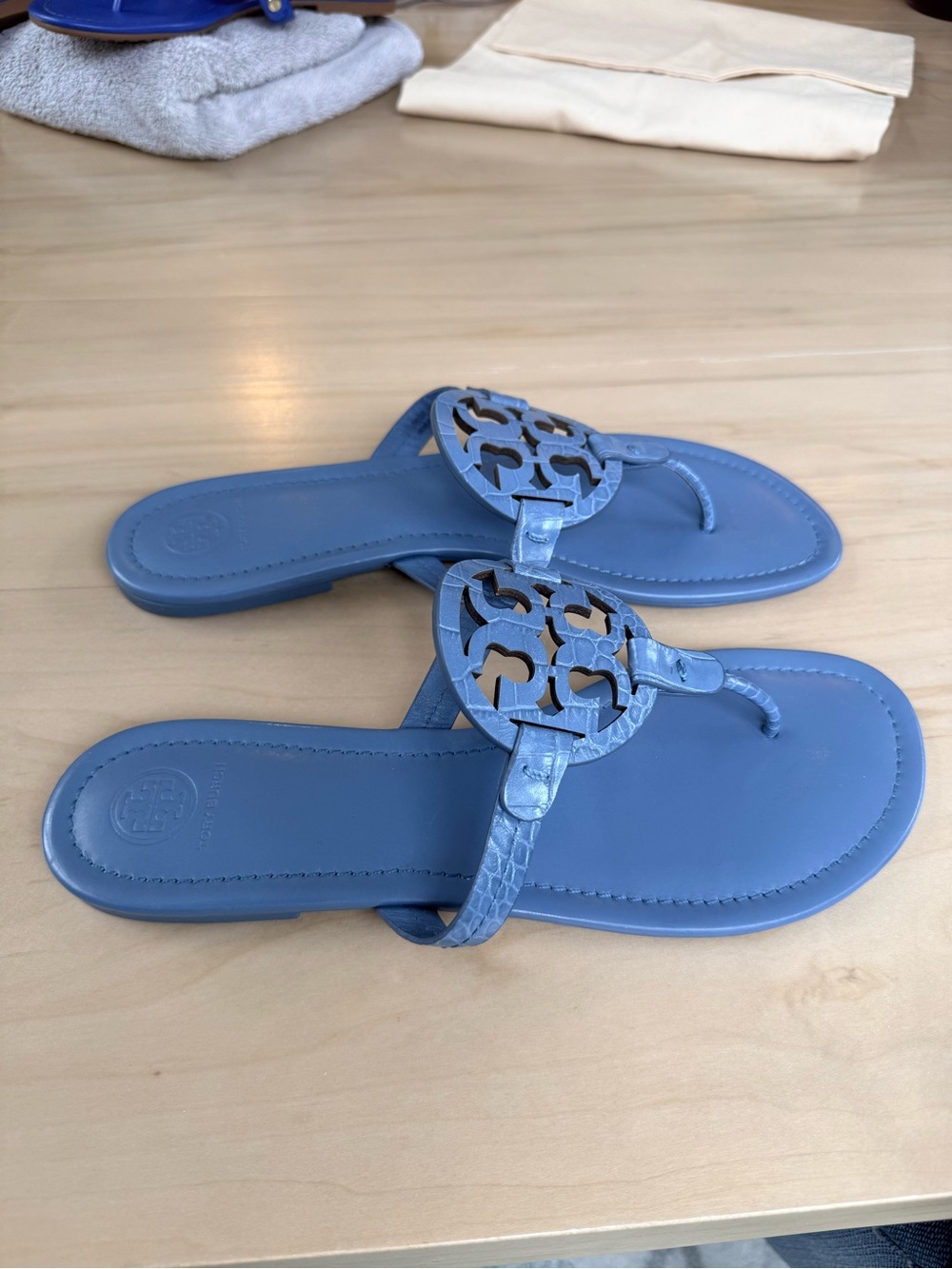 TORY BURCH Miller Croc-Embossed Sandals - Size 11 Excellent Pre-❤️ Condition - Picture 2 of 6